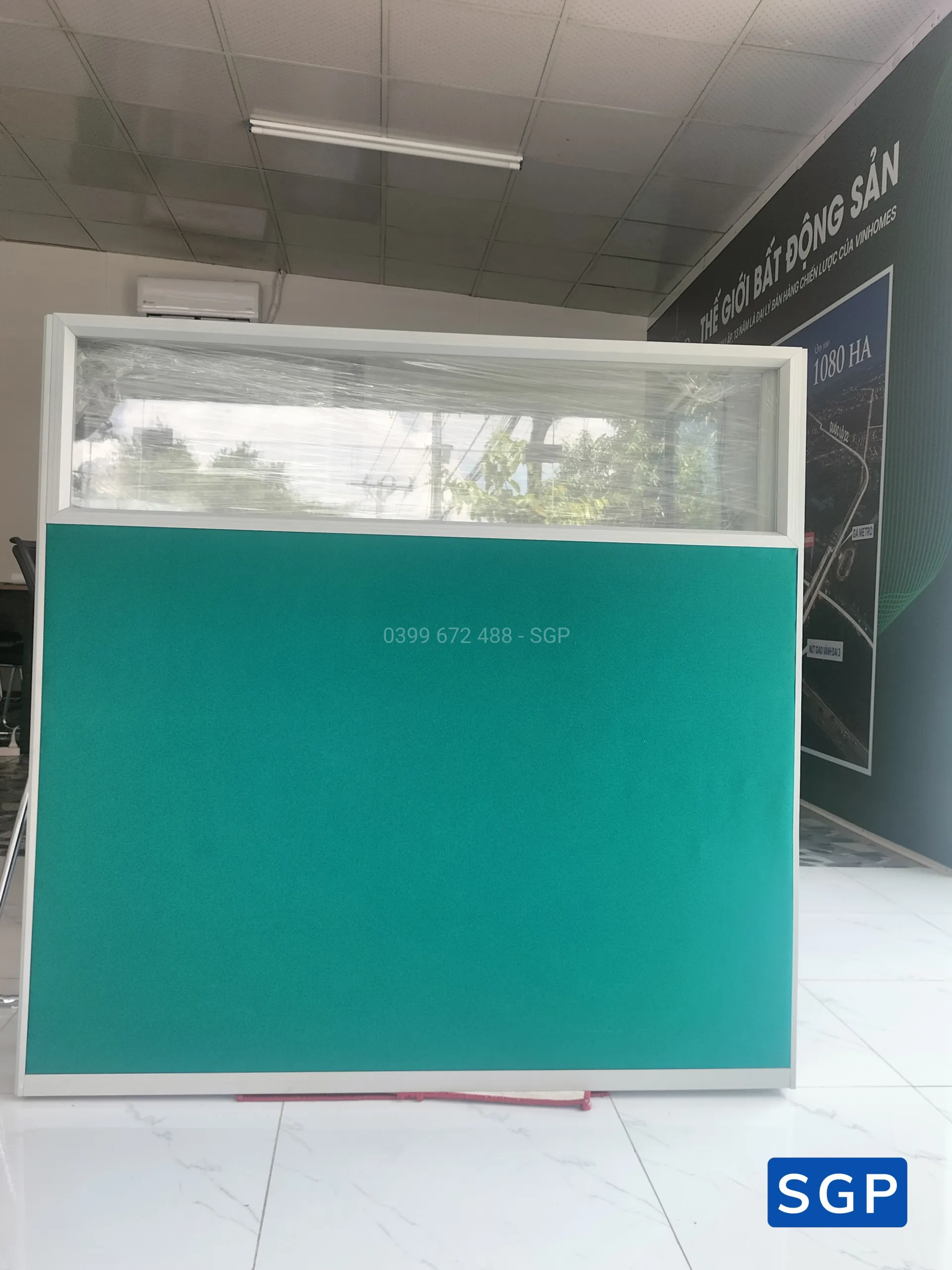 Lắp vách ngăn lửng cho công ty bất động sản ở Hóc Môn