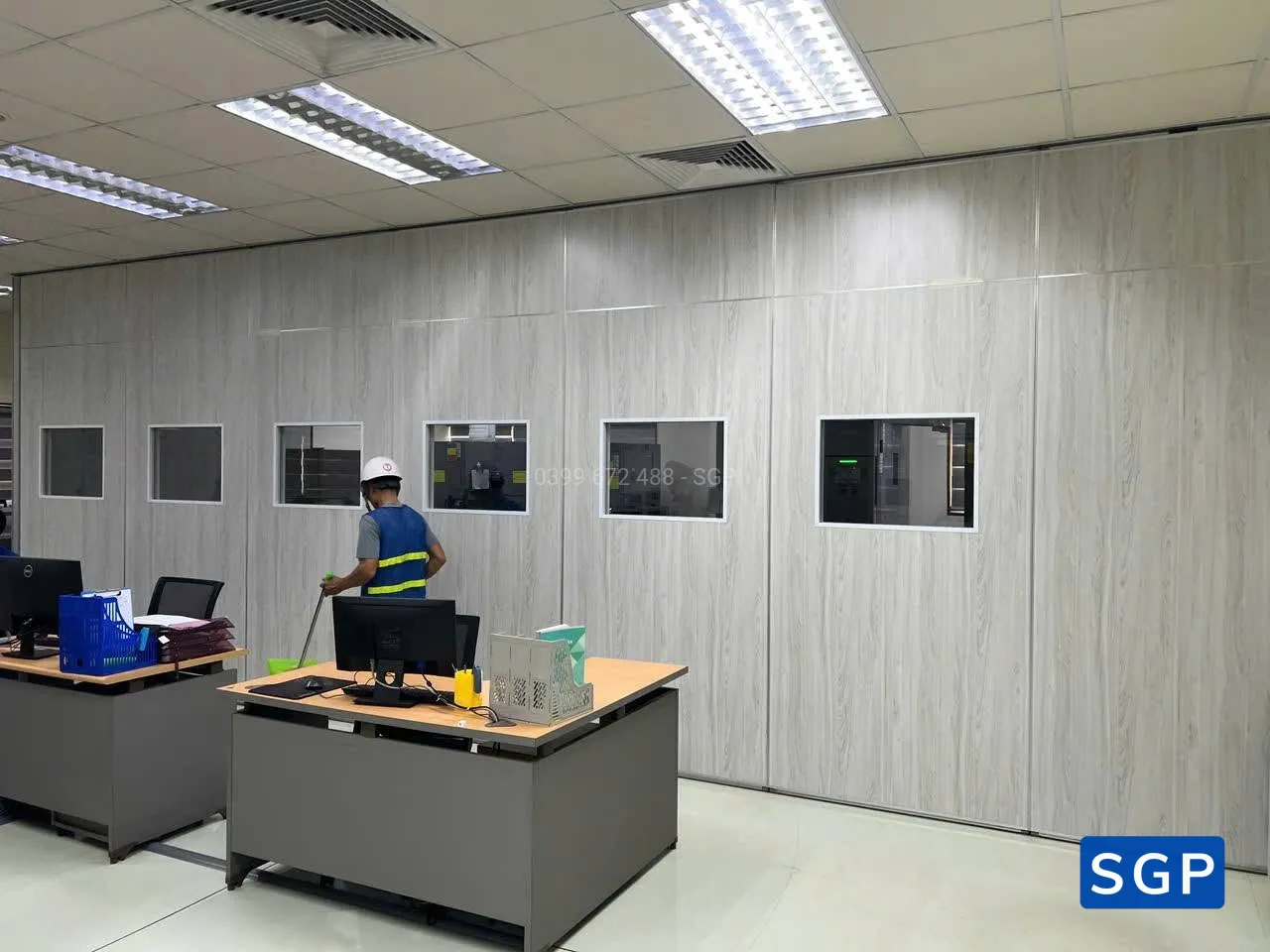 vách di động khung cửa kính