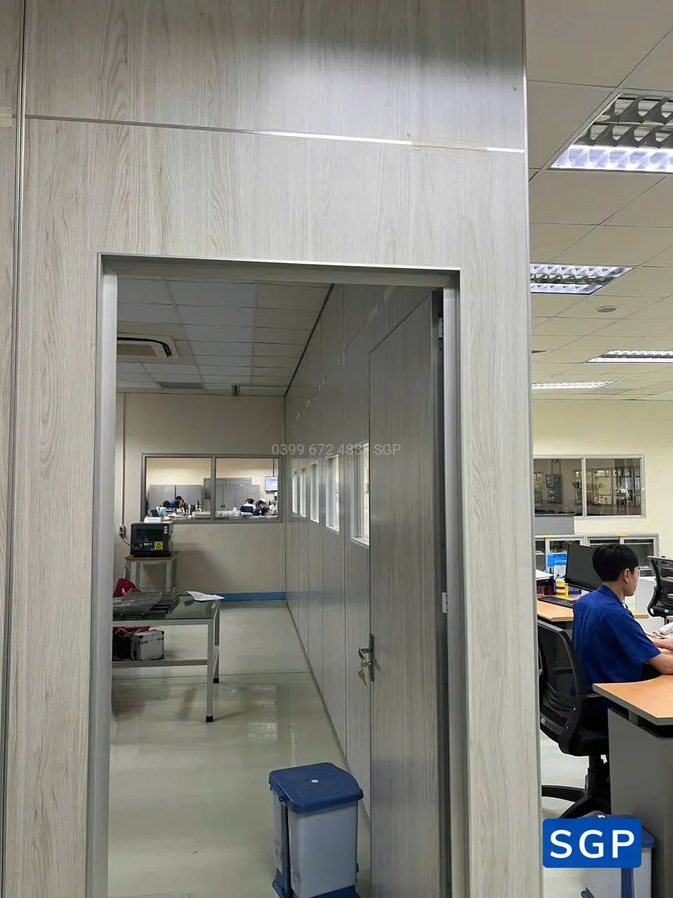 vách di động khung cửa kính