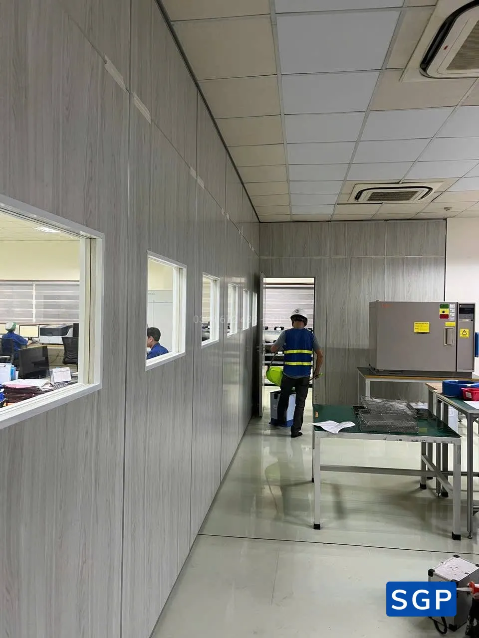 vách di động khung cửa kính