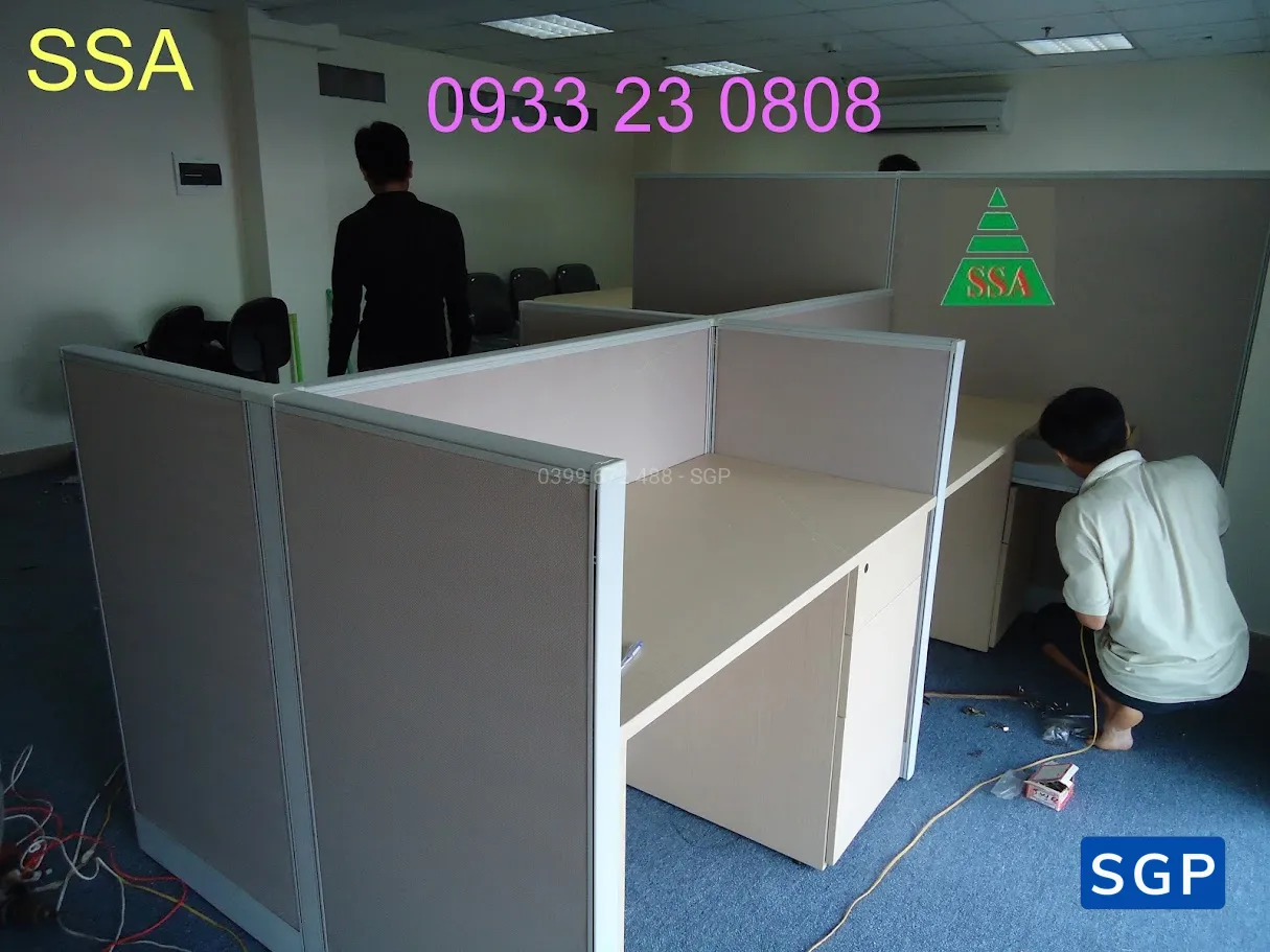 Giao hàng và lắp đặt vách nỉ