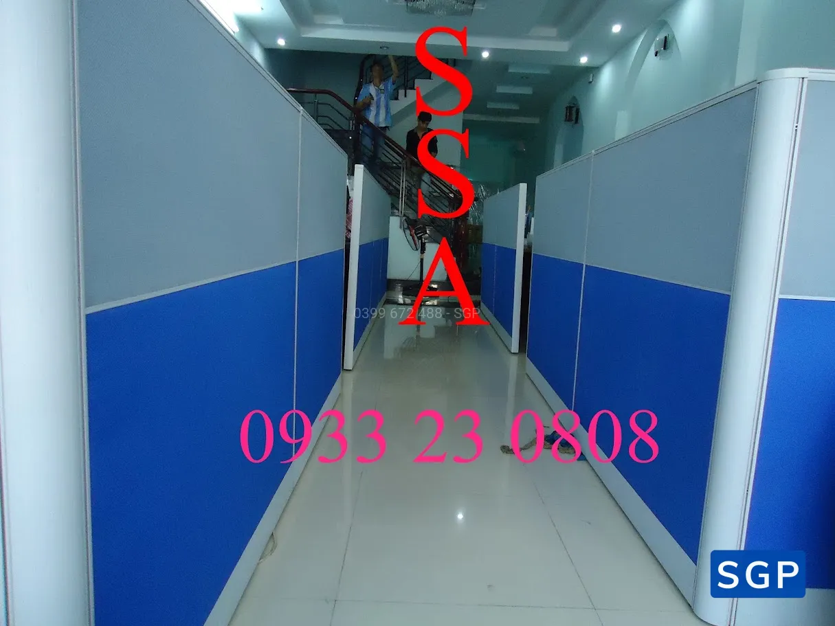 Giao hàng và lắp đặt vách nỉ 2 