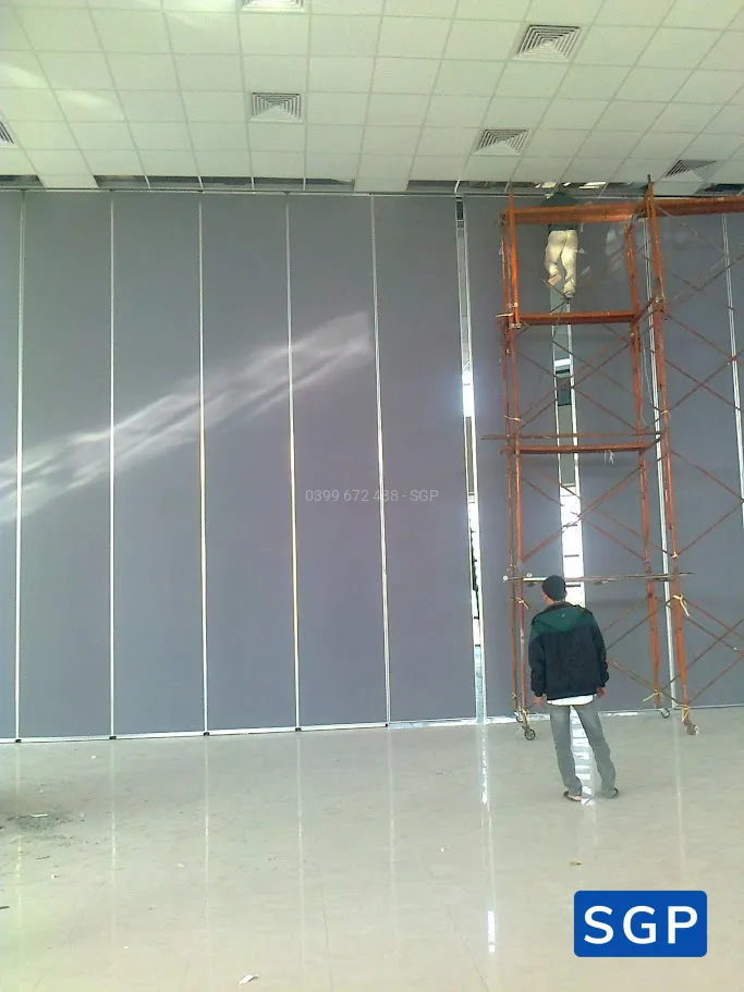 Sản xuất và lắp đặt vách di động - trung tâm việc làm miền bắc