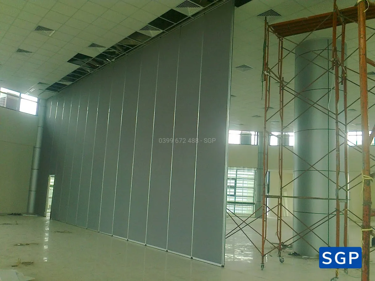 Sản xuất và lắp đặt vách di động - trung tâm việc làm miền bắc