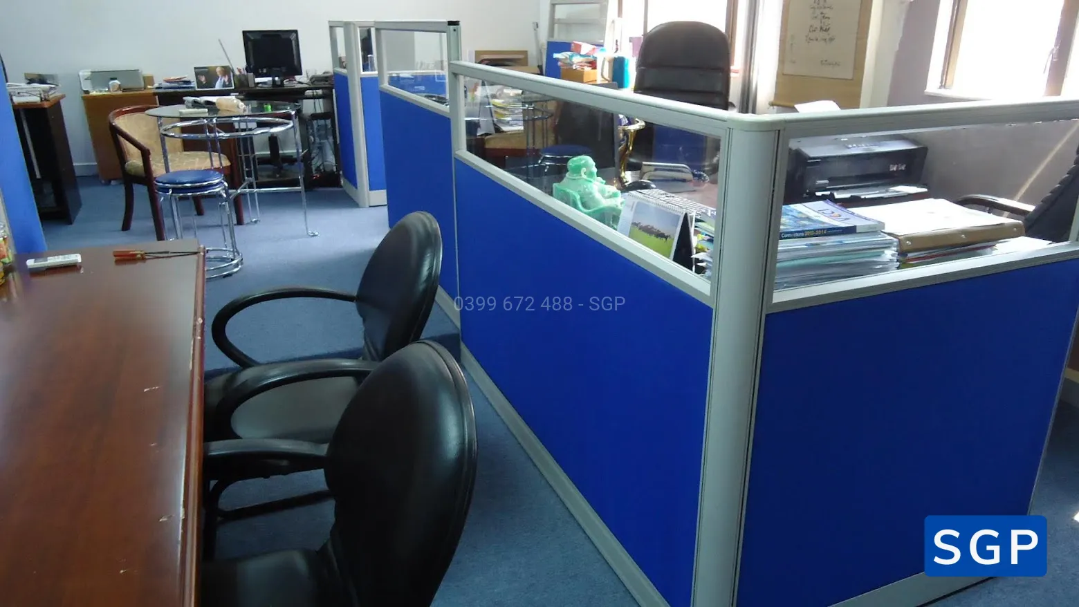Sản xuất và lắp đặt vách nỉ kính