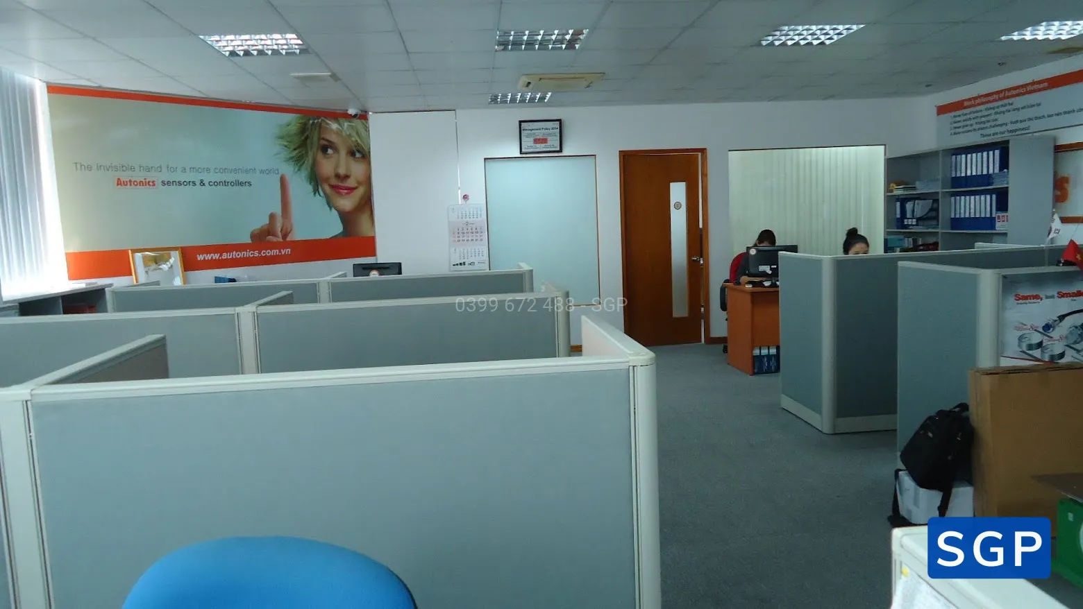 Sản xuất và lắp đặt vách nỉ