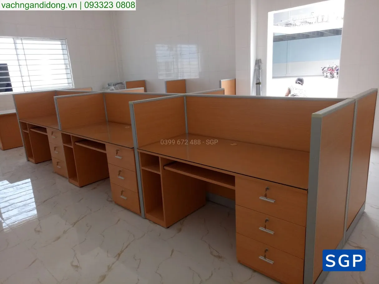 Giao hàng và lắp đặt vách gỗ cho công ty may mặc - 2