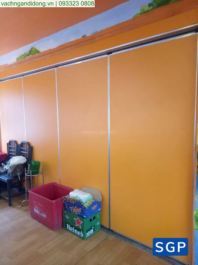 Sản xuất và lắp đặt vách di động gỗ màu cam - 2