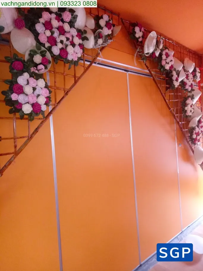 Sản xuất và lắp đặt vách di động gỗ màu cam - 3
