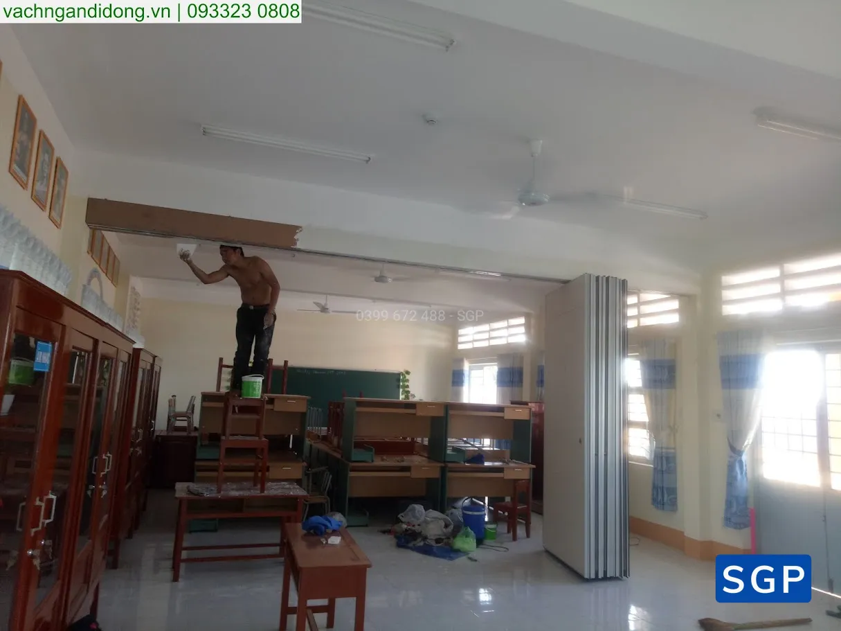 Sản xuất và lắp đặt vách di động cho trường học