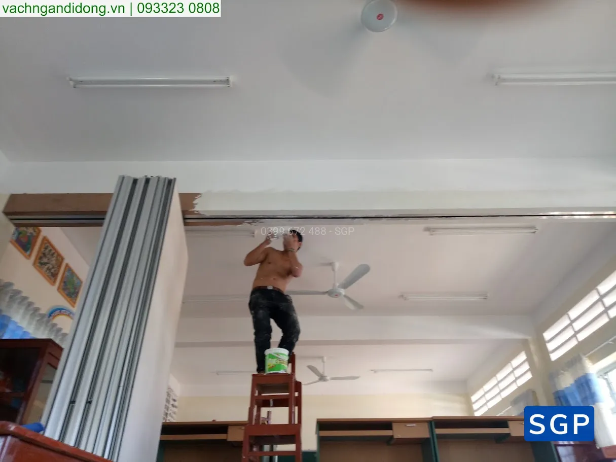 Sản xuất và lắp đặt vách di động cho trường học
