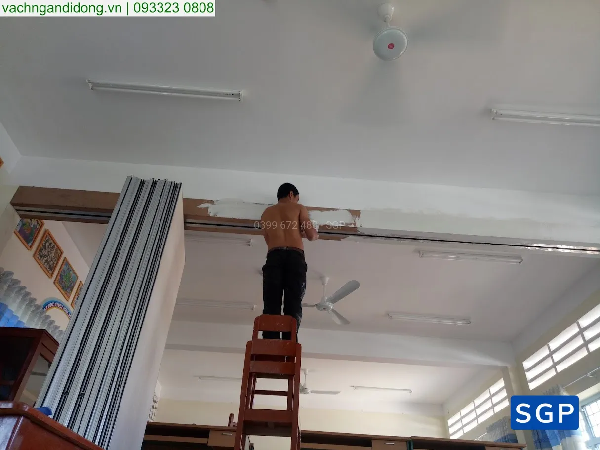 Sản xuất và lắp đặt vách di động cho trường học