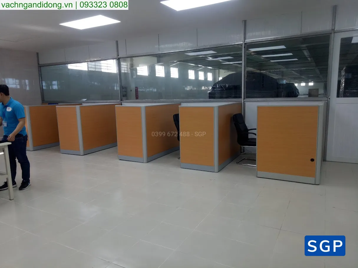 Sản xuất và lắp đặt vách gỗ cho công ty may mặc
