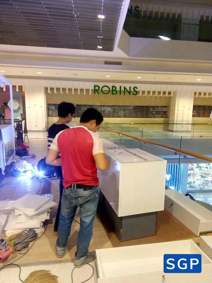 Tủ kệ trang sức cho trung tâm thương mại
