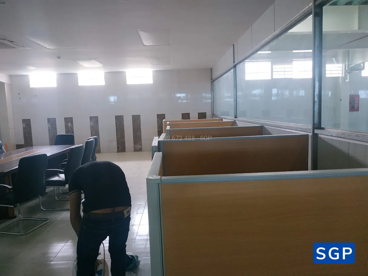 Sản xuất và lắp đặt vách gỗ cho công ty may mặc