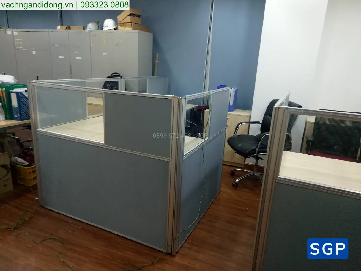 Sản xuất và lắp đặt vách nỉ kính