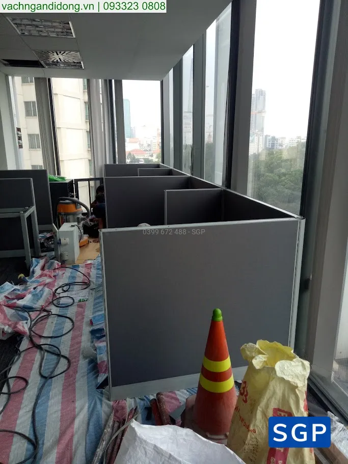 Sản xuất và lắp đặt vách nỉ