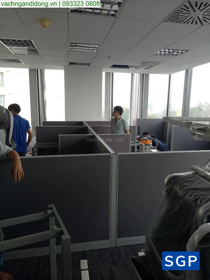 Sản xuất và lắp đặt vách nỉ