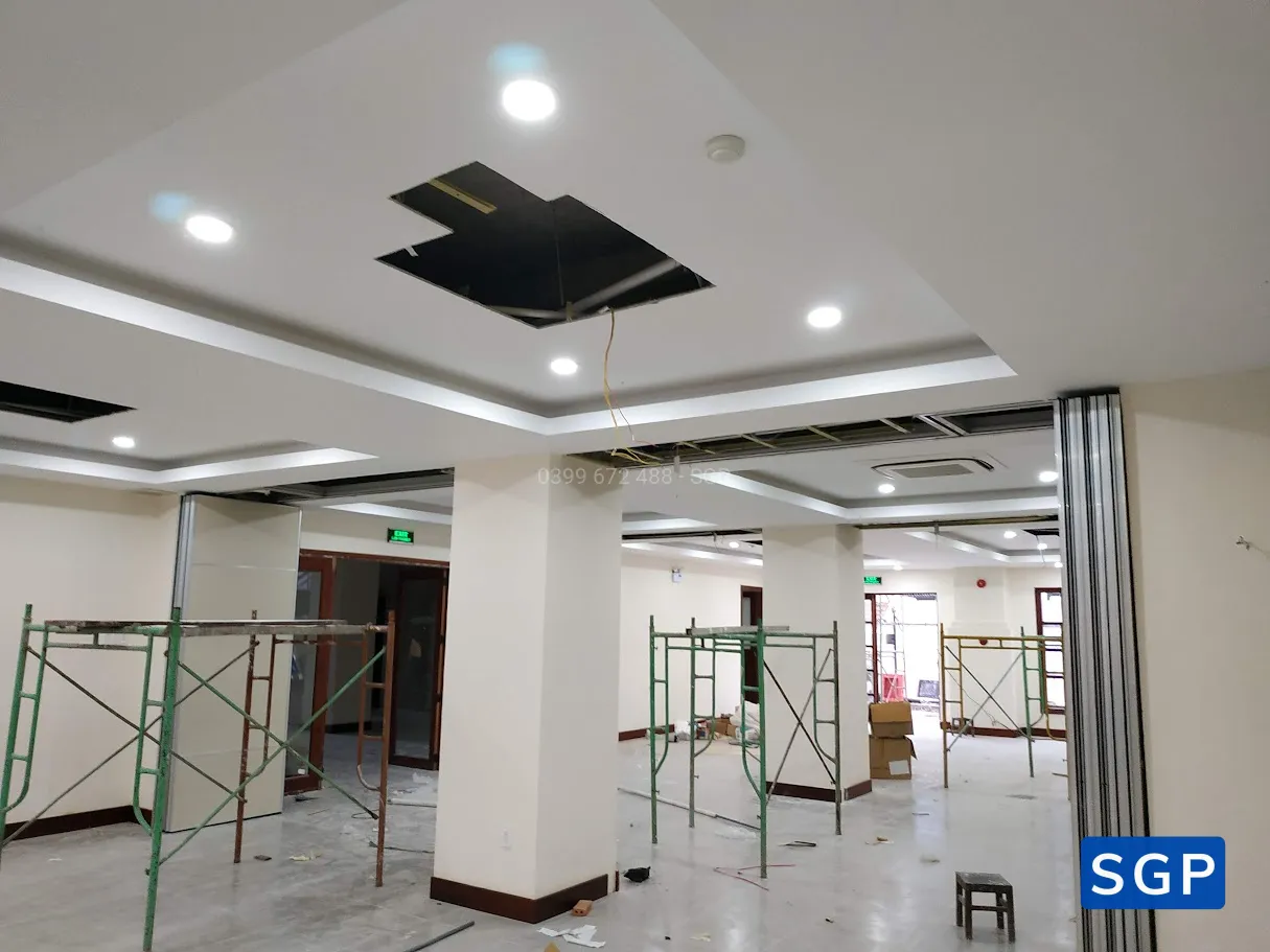 Sản xuất và lắp đặt vách di động cho nhà hàng