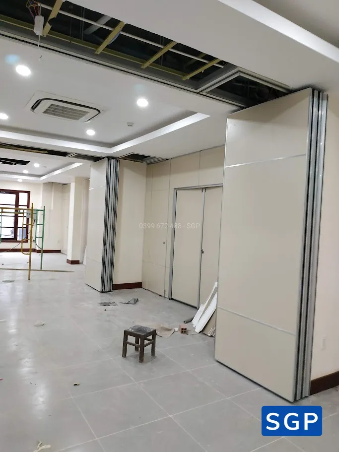 Sản xuất và lắp đặt vách di động cho nhà hàng