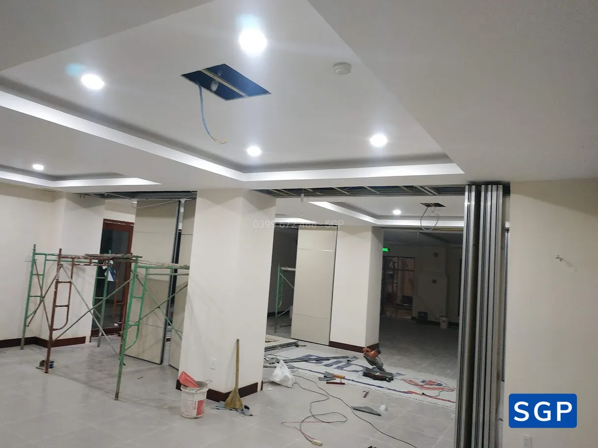 Sản xuất và lắp đặt vách di động cho nhà hàng