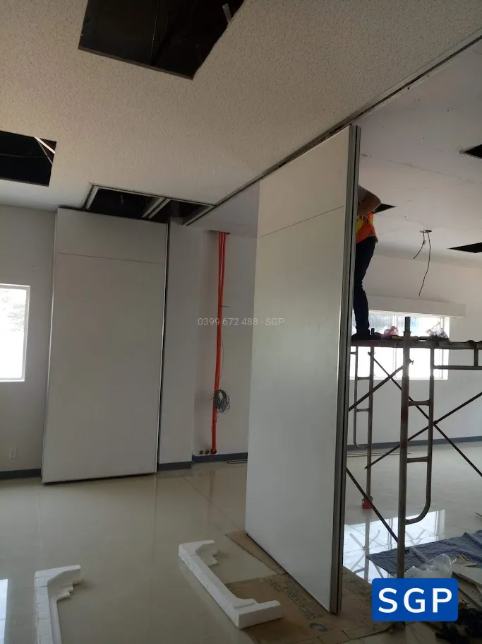 Sản xuất và lắp đặt vách di động cho công ty trong KCN