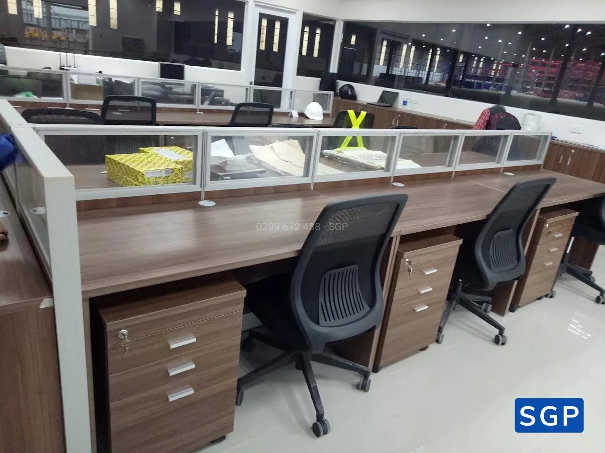 Sản xuất vách ngăn gỗ kính cho cửa hàng nội thất - 9