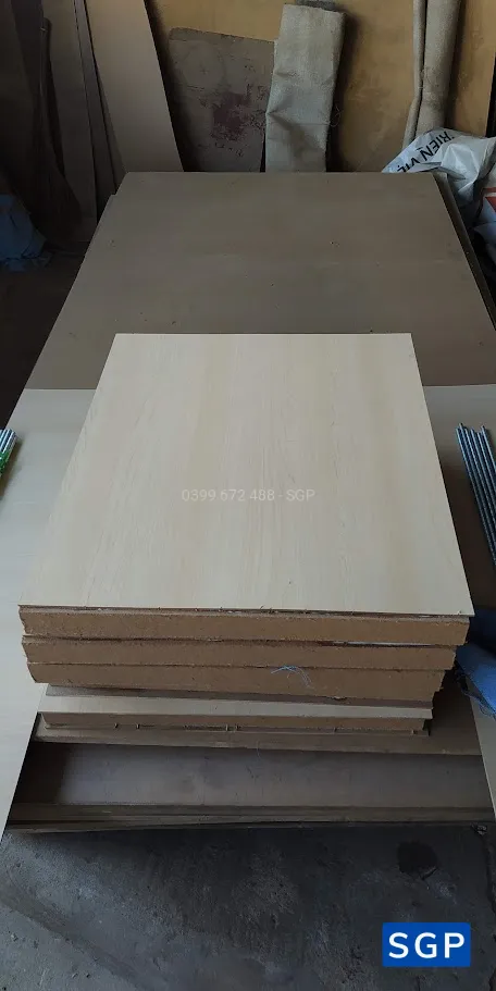 Sản xuất và lắp đặt vách gỗ kính cho văn phòng tại Etown - 9