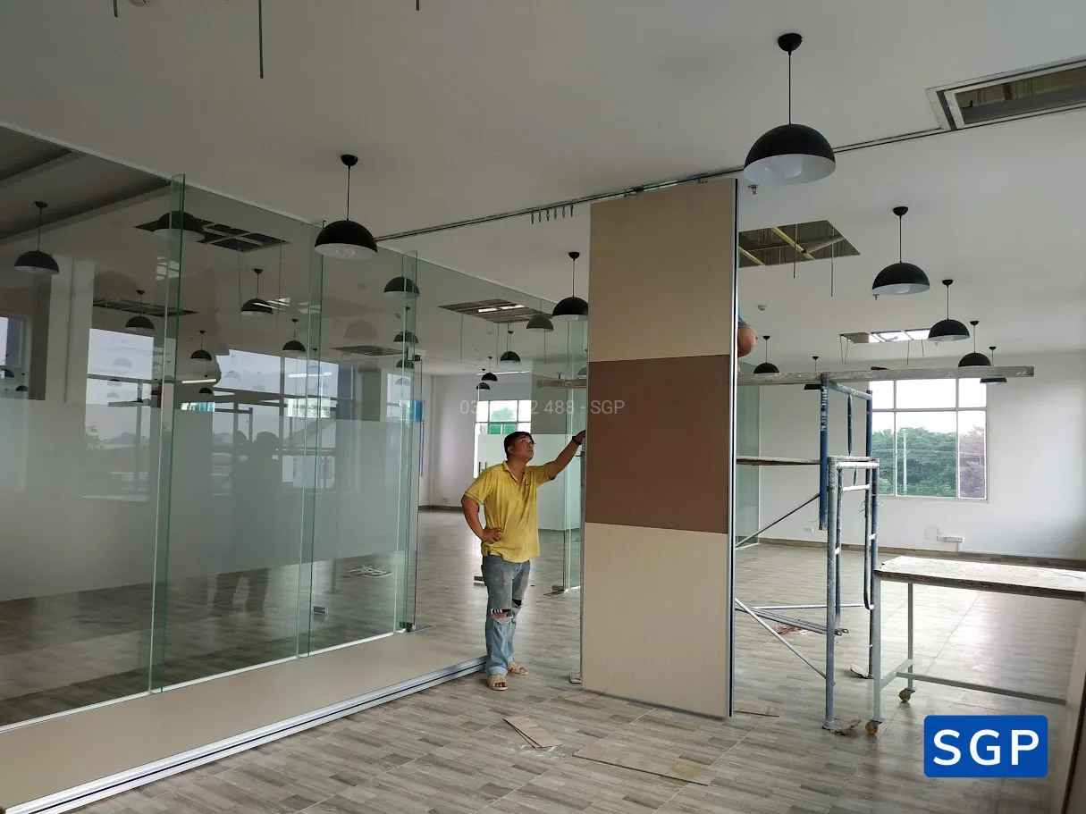 Sản xuất và lắp đặt vách di động