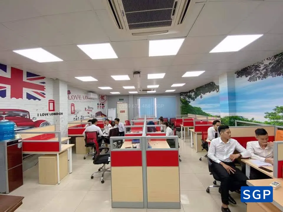 hoàn thiện vách nỉ kính cho công ty BDS