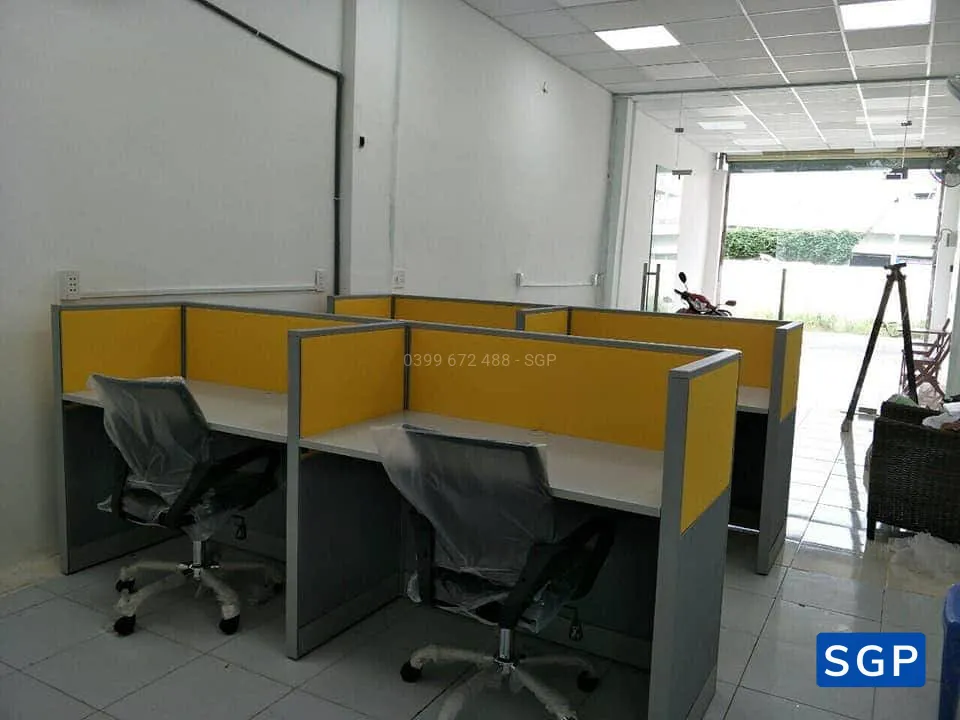 Giao hàng và lắp đặt vách nỉ