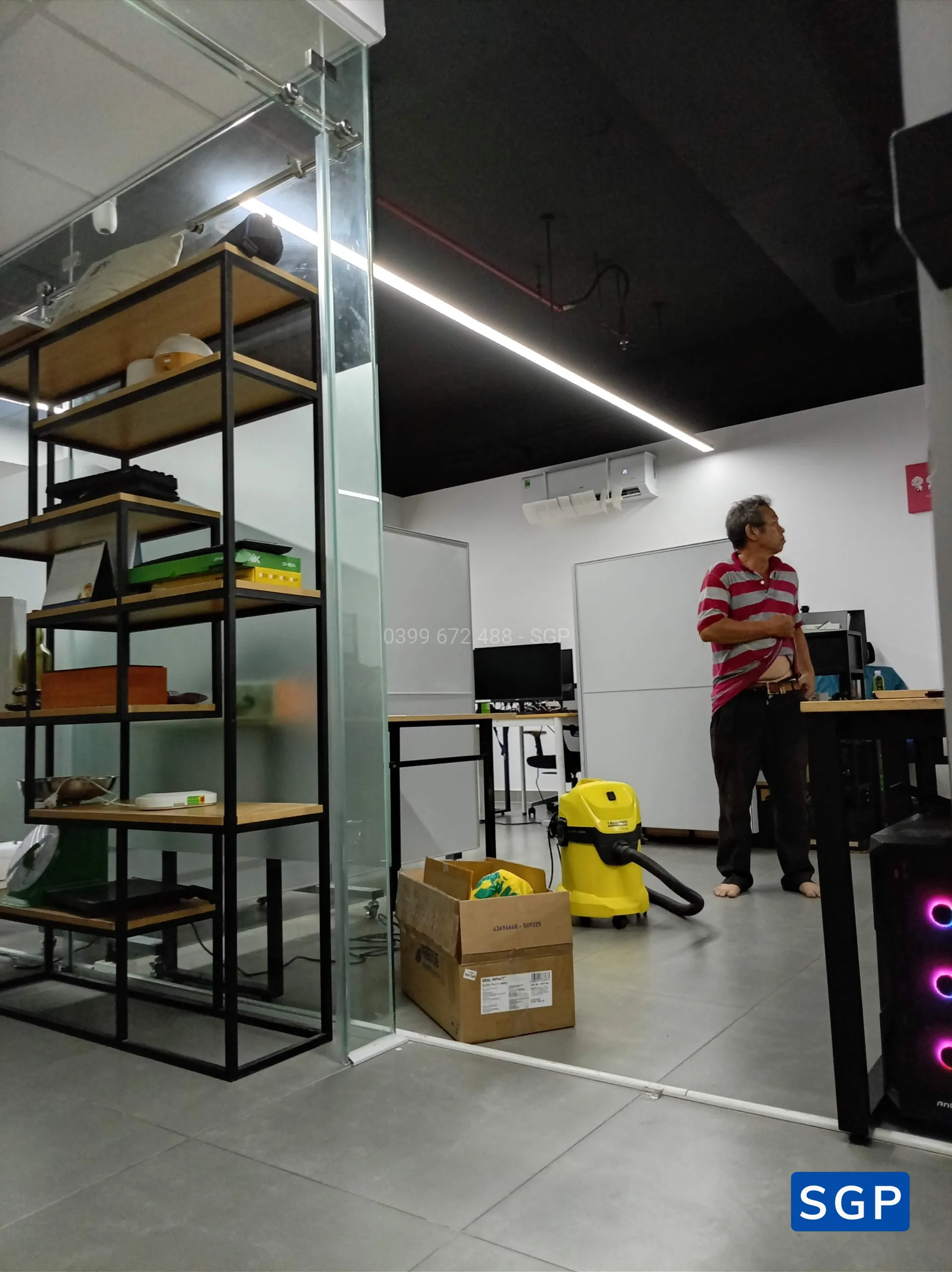063026 - Sản xuất vách lắp đặt vách ngăn có bánh xe