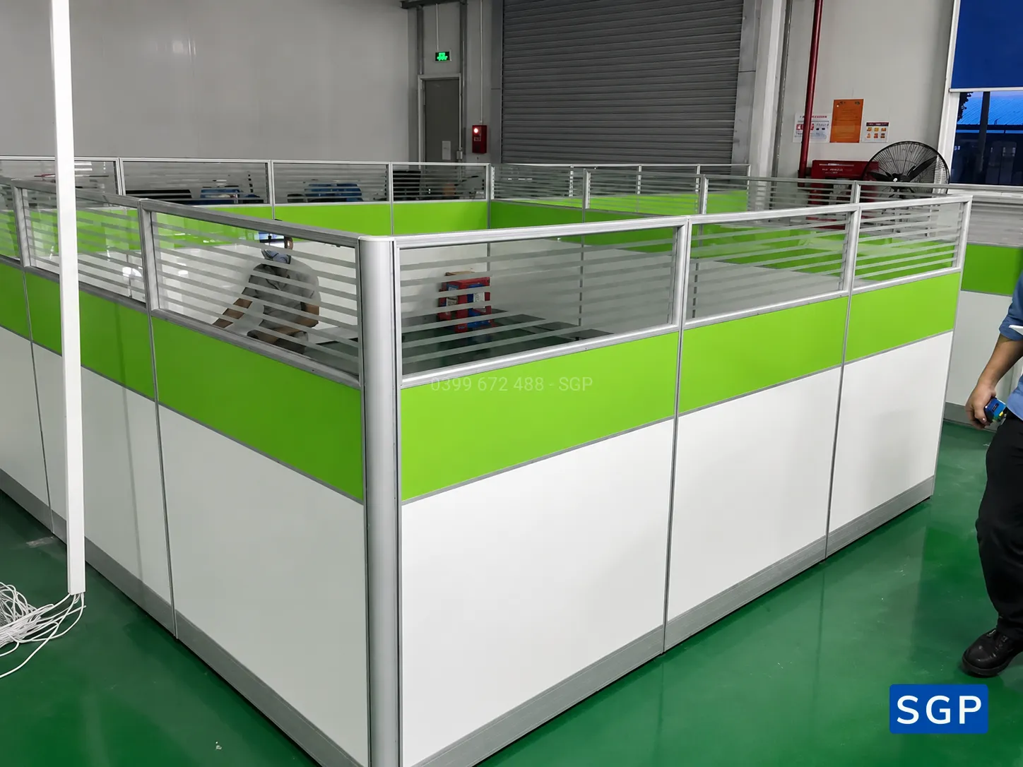 Hoàn thiện vách gỗ kính decal cho công ty trong KCN