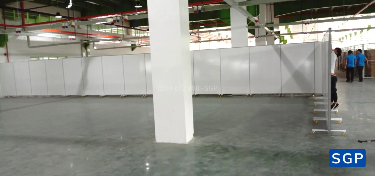 bàn giao vách ngăn có bánh xe cho công ty - 3