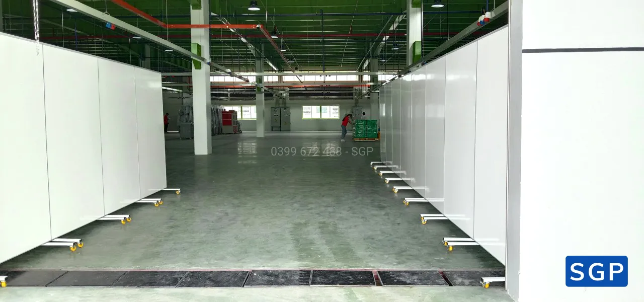 bàn giao vách ngăn có bánh xe cho công ty - 4