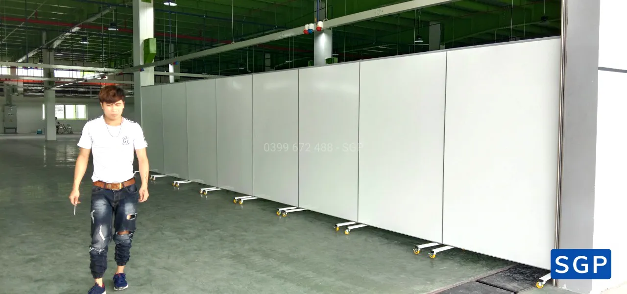 bàn giao vách ngăn có bánh xe cho công ty - 7
