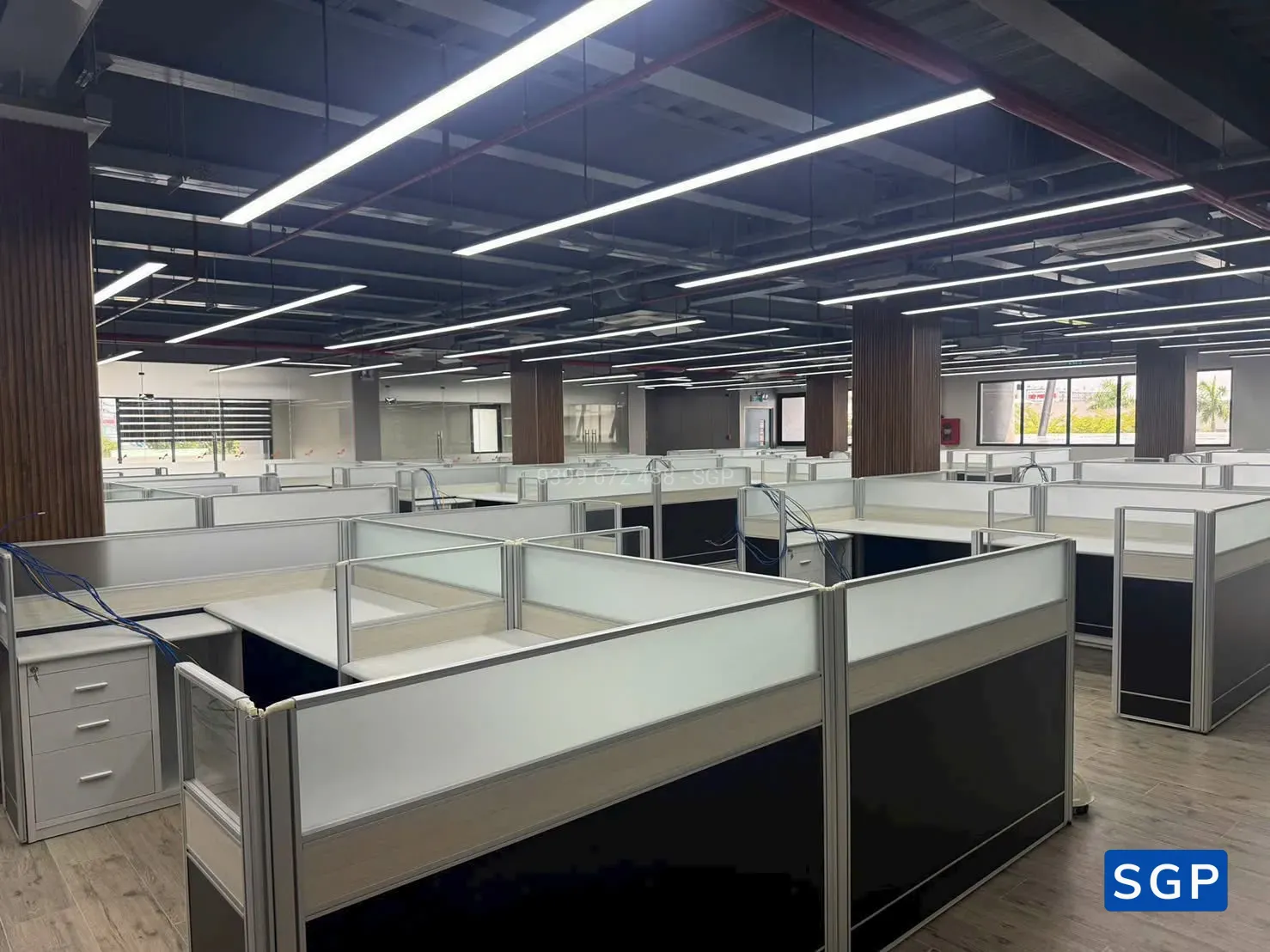 Hoàn thiện vách ngăn bàn làm việc cho công ty ở Đồng Nai - 5
