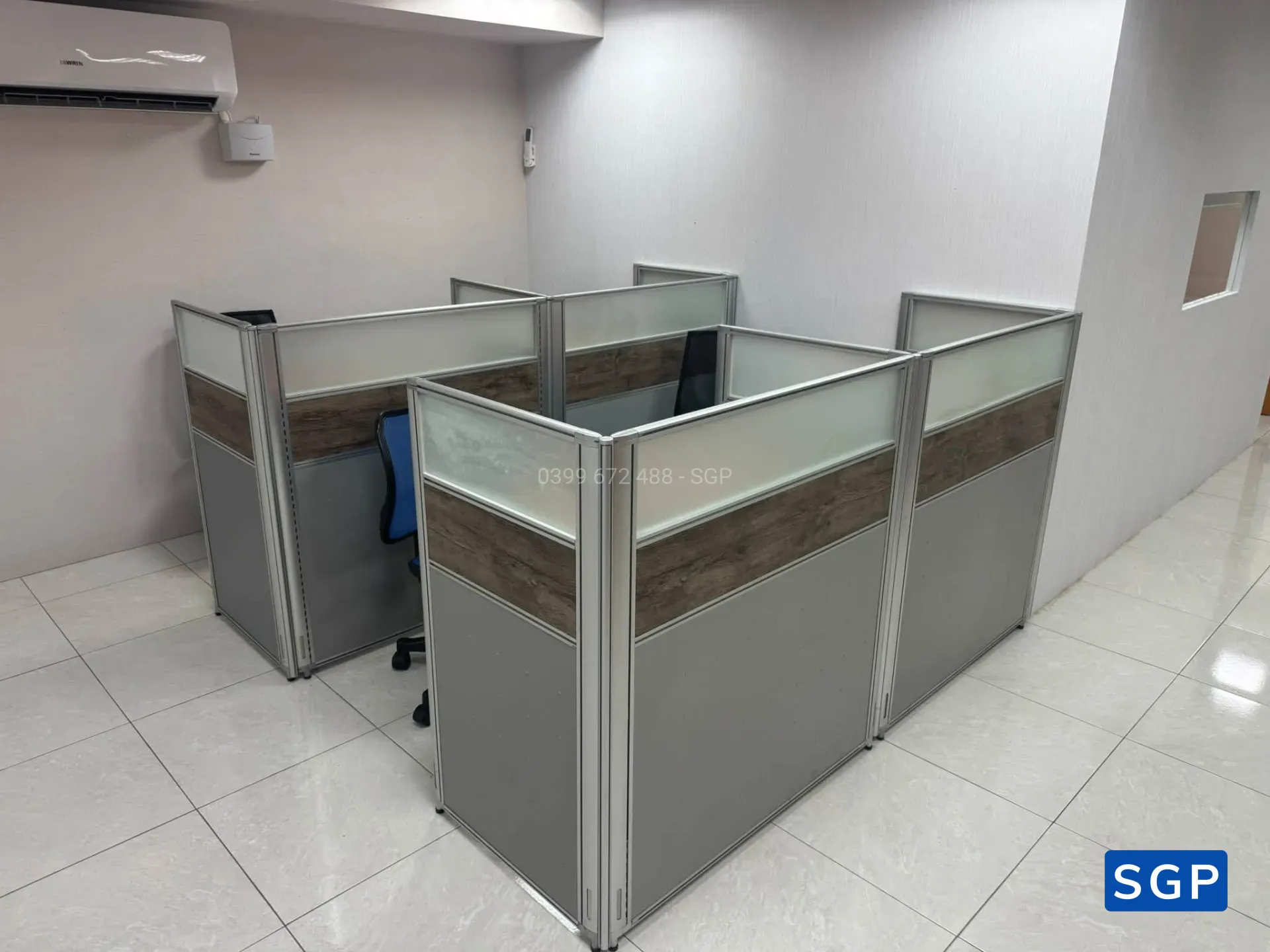 Giao vách gỗ kính decal mờ - 4