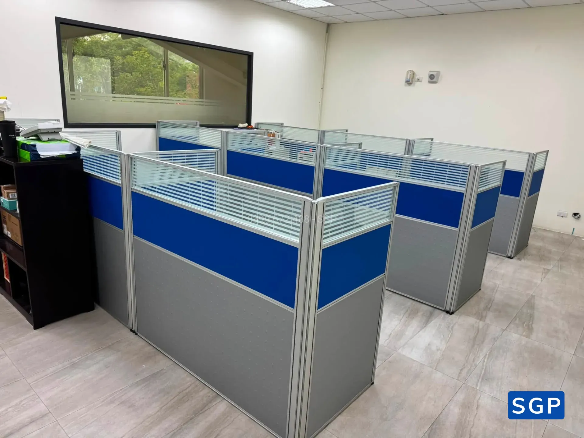 Lắp đặt hoàn thiện vách ngăn bàn làm việc - 4