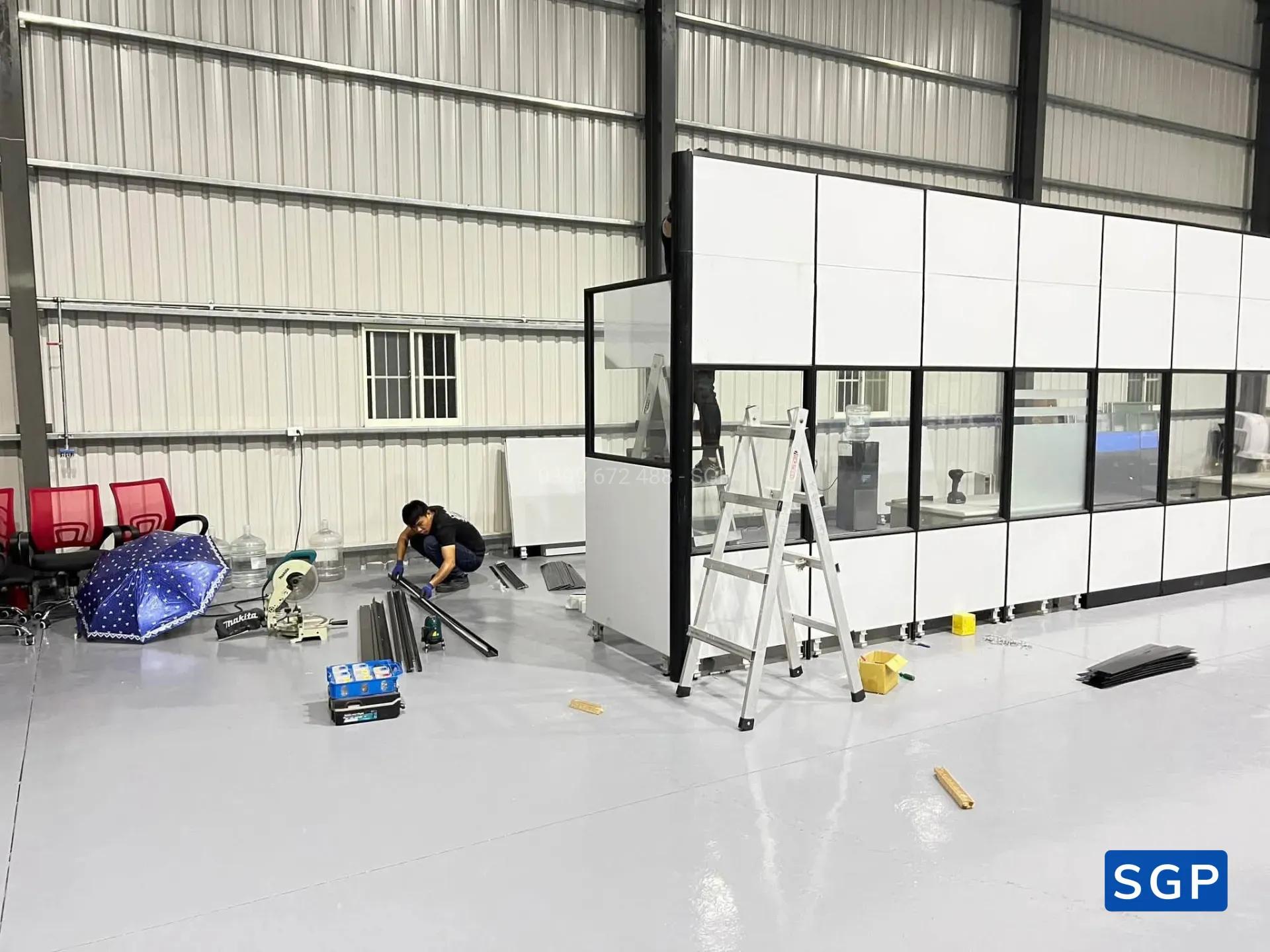 Lắp đặt vách ngăn phòng cho công ty ở HCM - 3