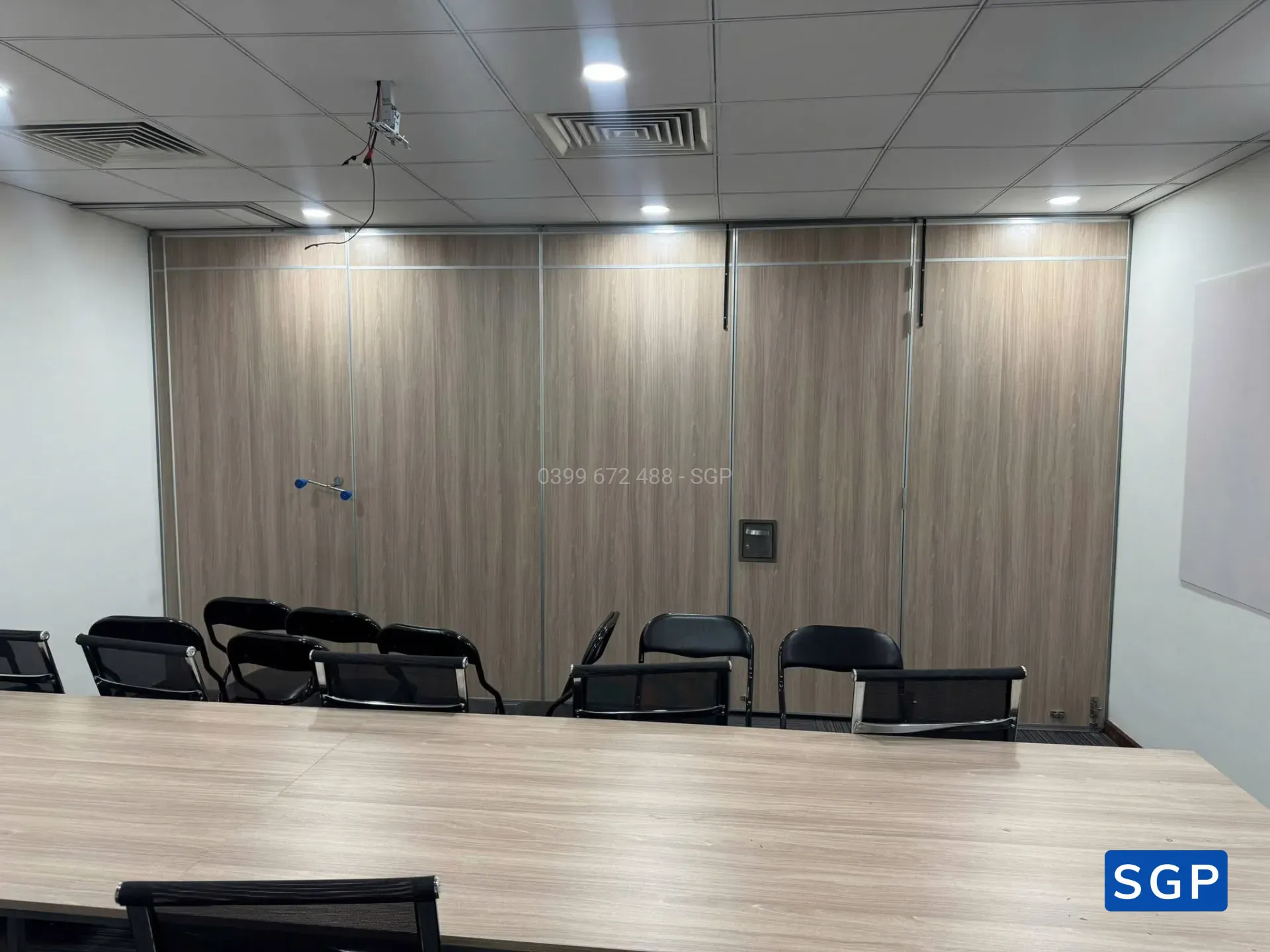 Hoàn thiện bộ vách di động có cửa - 3