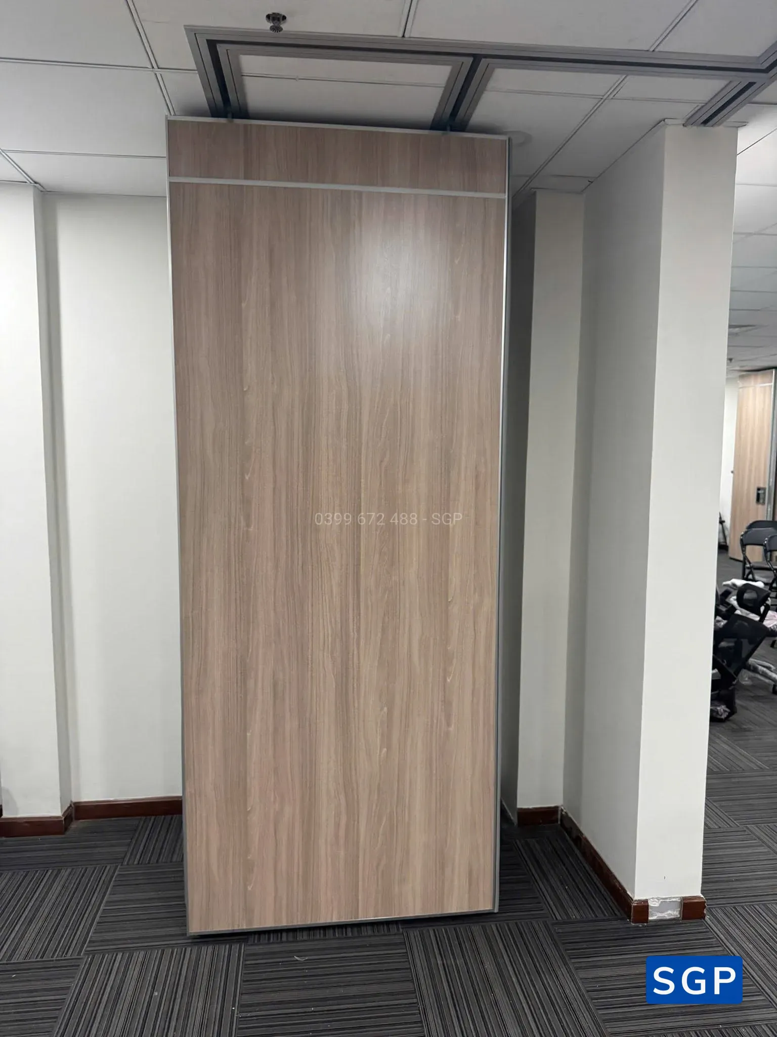 Hoàn thiện bộ vách di động có cửa - 10