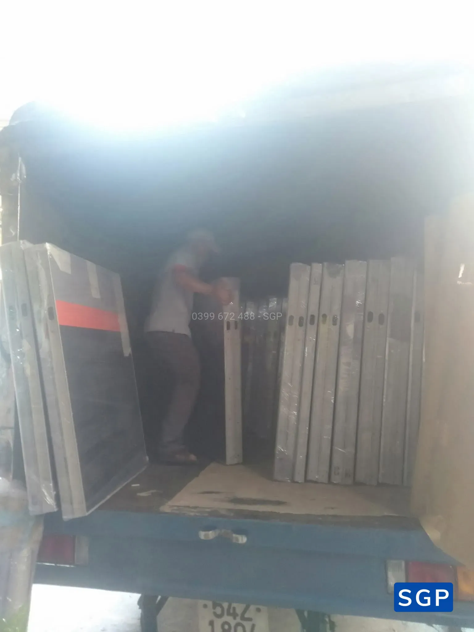 Vách ngăn nỉ khung nhôm 2 múi - 5