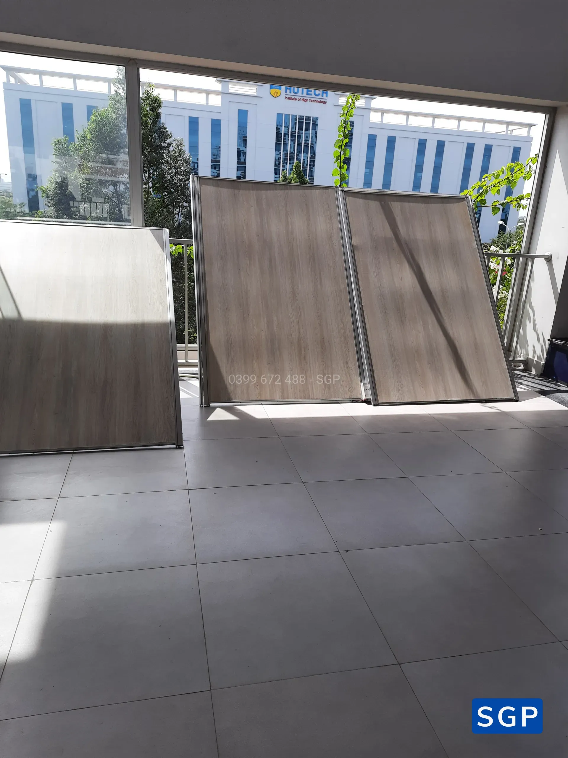 Lắp đặt vách ngăn tại hội chợ cho trường FPT ở quận 9 - 7