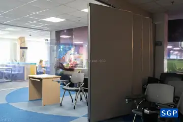 vách ngăn tổng đài viên - vách nỉ 2 múi xám và xanh lá