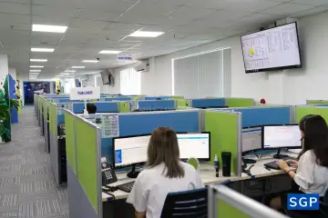 vách ngăn tổng đài viên - vách nỉ 2 múi xám và xanh lá