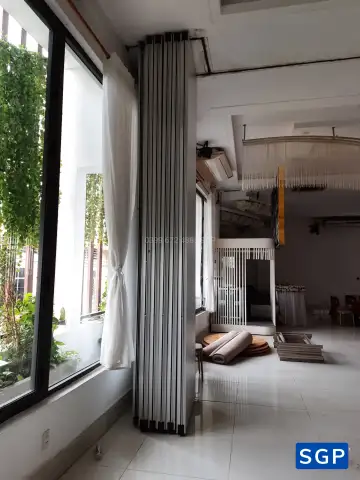 sữa chữa 2 dãy vách ngăn di động cho hàng tiệc cưới