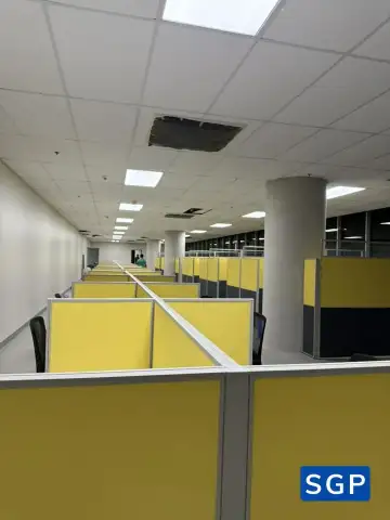 Hoàn thiện văn phòng dùng vách nỉ 2 màu
