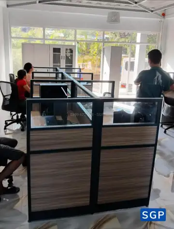 Lắp đặt vách gỗ kính