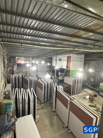 vách ngăn có bánh xe